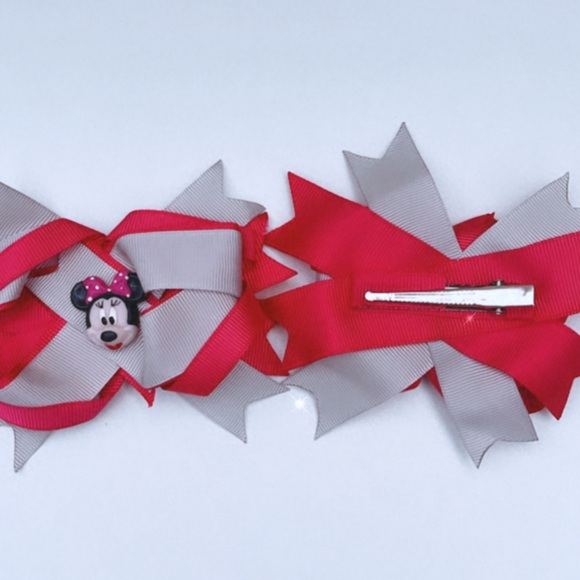 Pair of red bows with gray face of mini mouse for elegant girl all occacion. - Picture 3 of 4